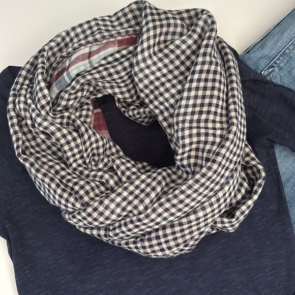 Ann Taylor Loft Reversible Plaid Infinity Scarf - Picture 5 of 6